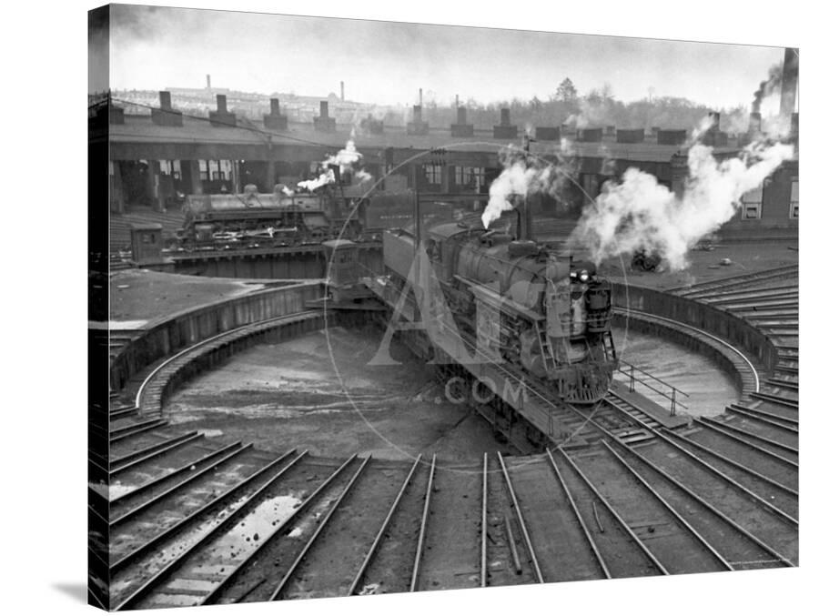 alfred-eisenstaedt-train-engine-on-turntable-at-union-station-roundhouse-used-to-enable-engines-to-enter_a-g-3784337-4990704.jpg