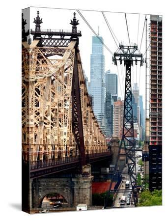 Roosevelt Island Tram And Ed Koch Queensboro Bridge